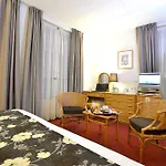 安格勒特里格勒诺布尔中心酒店 3*